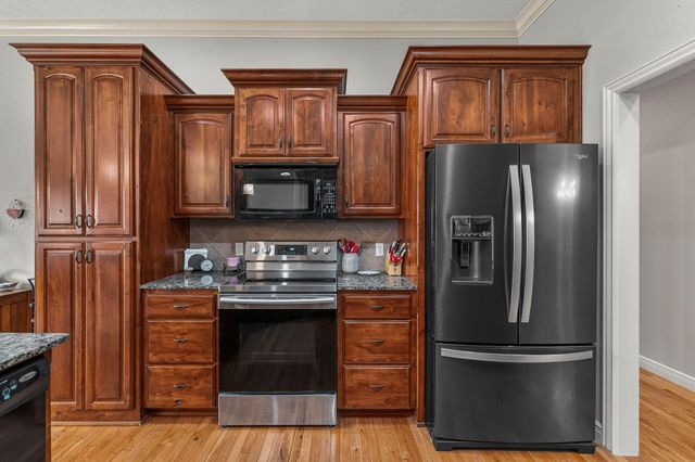 1409 N Wicklow Road, Nixa, MO 65714