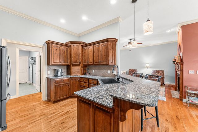 1409 N Wicklow Road, Nixa, MO 65714