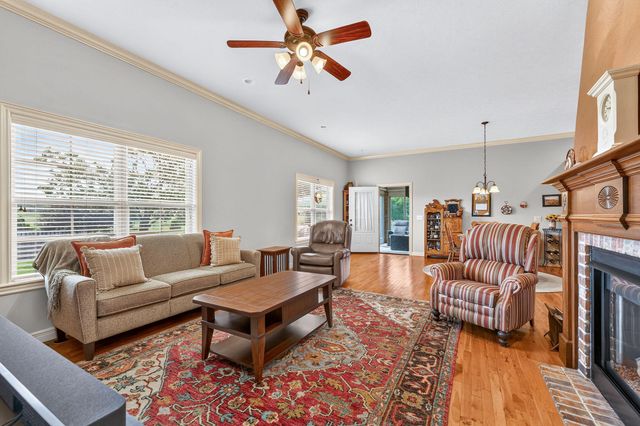 1409 N Wicklow Road, Nixa, MO 65714