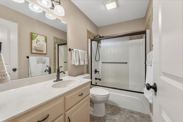 1409 N Wicklow Road, Nixa, MO 65714
