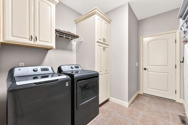 1409 N Wicklow Road, Nixa, MO 65714