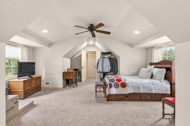 1409 N Wicklow Road, Nixa, MO 65714