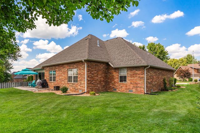 1409 N Wicklow Road, Nixa, MO 65714