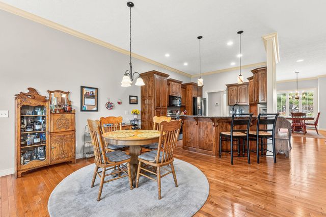 1409 N Wicklow Road, Nixa, MO 65714