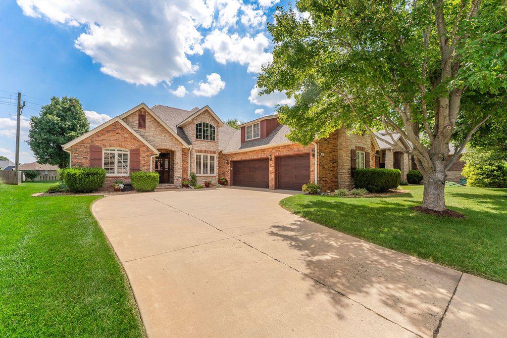 1409 N Wicklow Road, Nixa, MO 65714