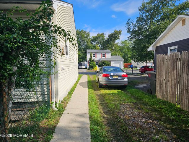 2411 6th Avenue, Toms River, NJ 08753