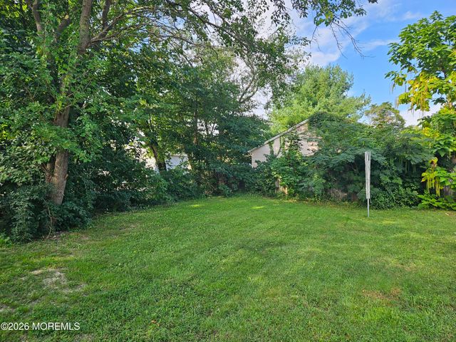 2411 6th Avenue, Toms River, NJ 08753