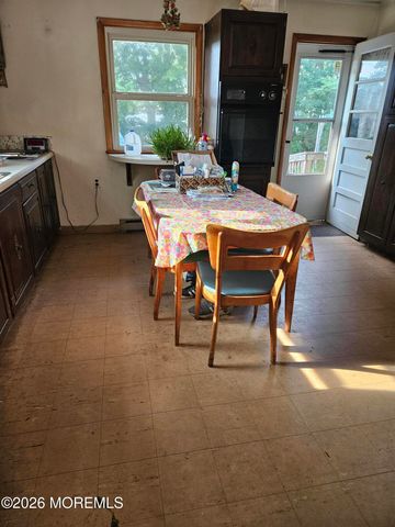 2411 6th Avenue, Toms River, NJ 08753