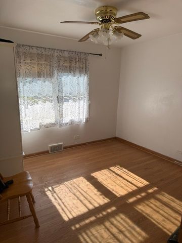 4023 Kolze Avenue, Schiller Park, IL 60176