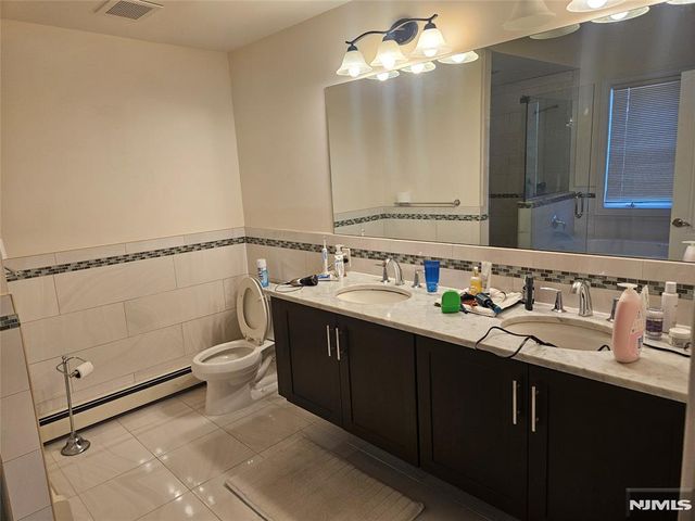 510 3rd Street A, Palisades Park, NJ 07650