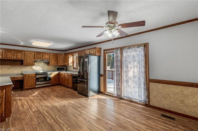 131 Chinqua Penn Trail, Reidsville, NC 27320