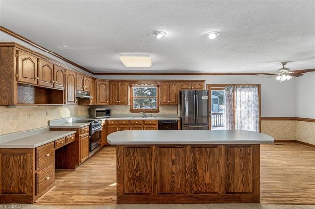 131 Chinqua Penn Trail, Reidsville, NC 27320