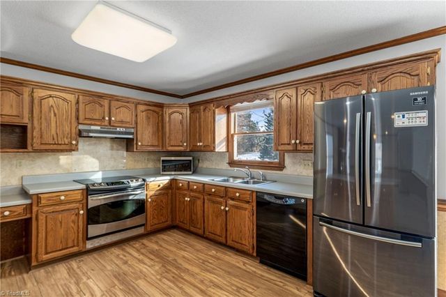 131 Chinqua Penn Trail, Reidsville, NC 27320