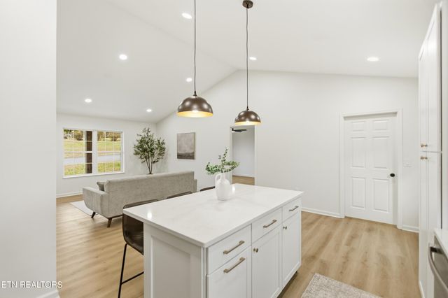 805 farnsworth Court, Strawberry Plains, TN 37871