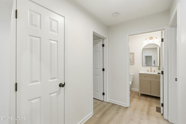 805 farnsworth Court, Strawberry Plains, TN 37871