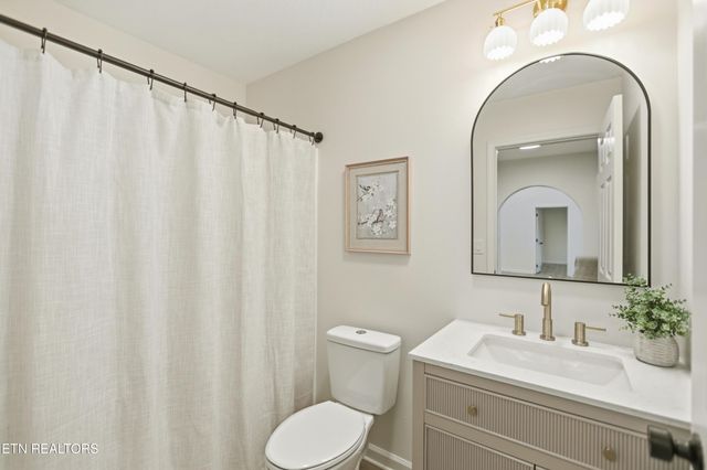 805 farnsworth Court, Strawberry Plains, TN 37871