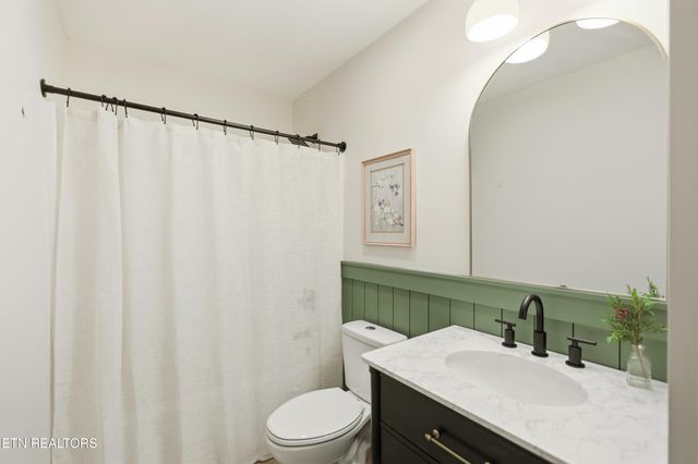 805 farnsworth Court, Strawberry Plains, TN 37871