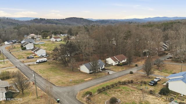805 farnsworth Court, Strawberry Plains, TN 37871