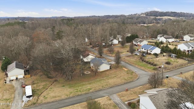 805 farnsworth Court, Strawberry Plains, TN 37871