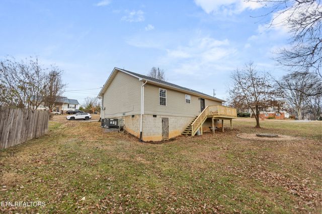 805 farnsworth Court, Strawberry Plains, TN 37871