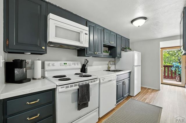 529 Canon Ave, Manitou Springs, CO 80829