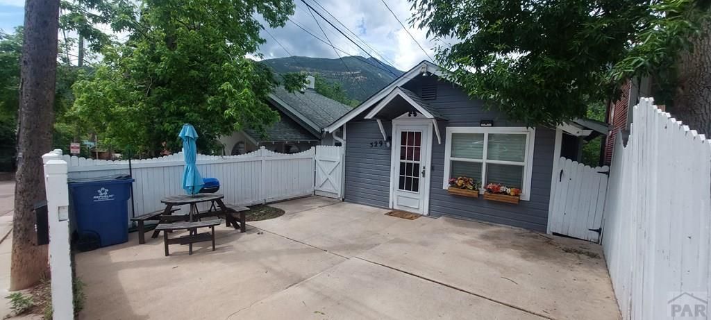 529 Canon Ave, Manitou Springs, CO 80829