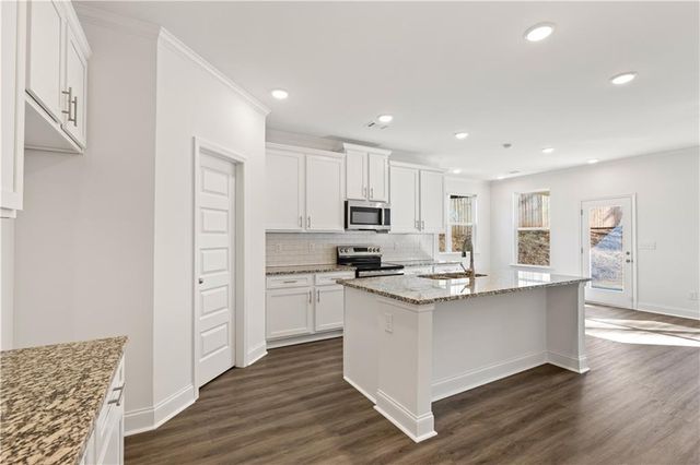 6013 Silverbell Drive, Flowery Branch, GA 30542