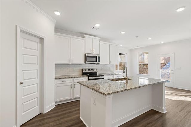6013 Silverbell Drive, Flowery Branch, GA 30542