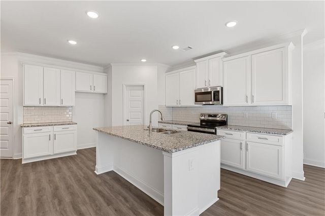 6013 Silverbell Drive, Flowery Branch, GA 30542