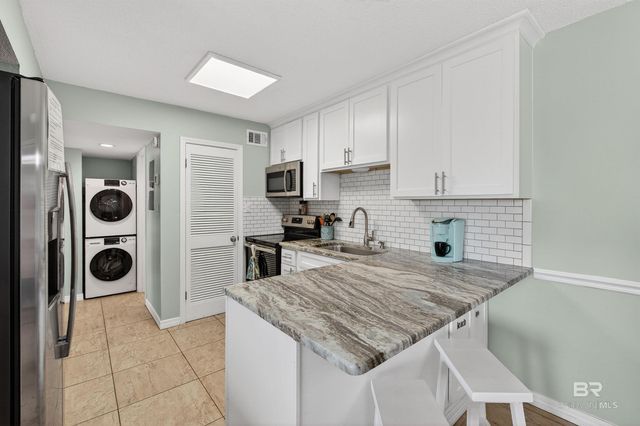 1129 W Beach Boulevard 211, Gulf Shores, AL 36542