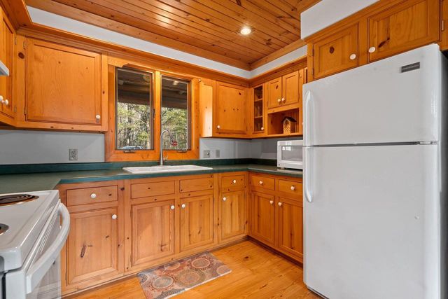 13593 MORGAN ROAD, Gillett, WI 54124