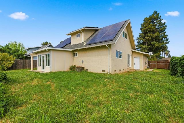 716 Aspen Dr, Yuba City, CA 95991