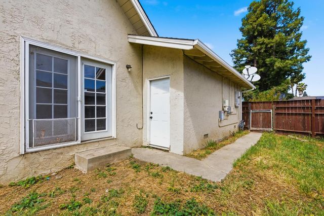 716 Aspen Dr, Yuba City, CA 95991