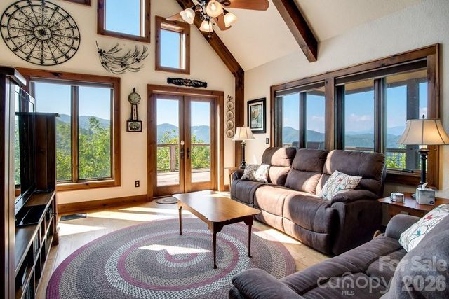 37 Jones Knob Road, Franklin, NC 28734