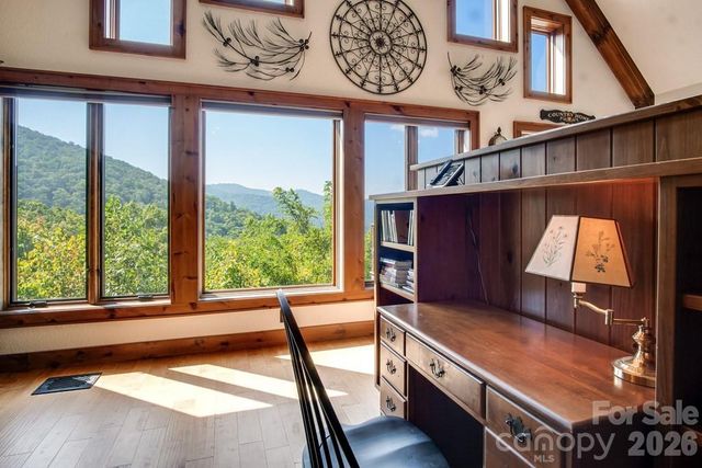 37 Jones Knob Road, Franklin, NC 28734