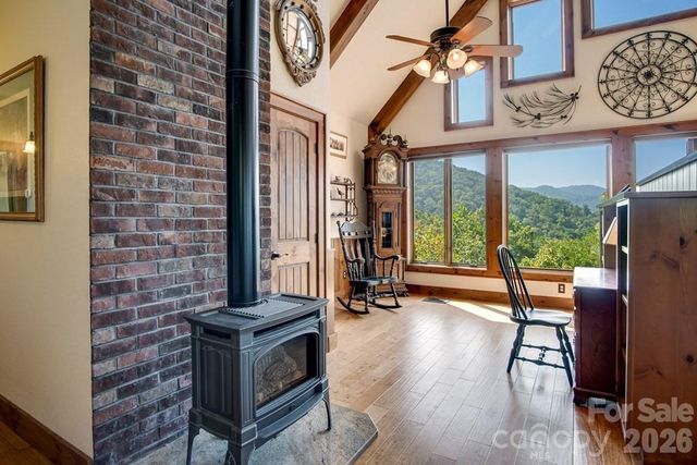 37 Jones Knob Road, Franklin, NC 28734