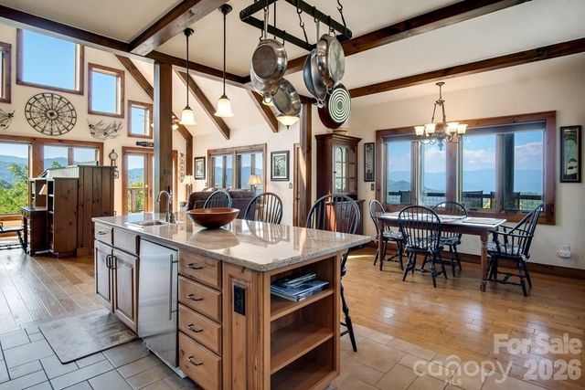 37 Jones Knob Road, Franklin, NC 28734