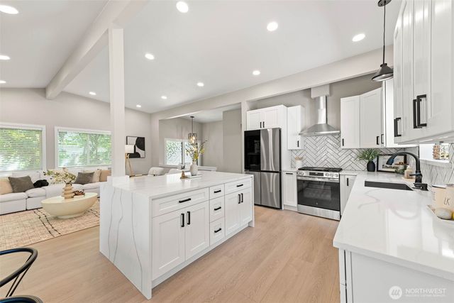 3602 24th Avenue W, Seattle, WA 98199
