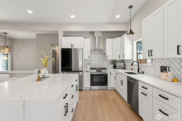 3602 24th Avenue W, Seattle, WA 98199