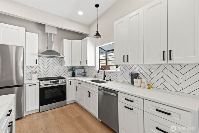 3602 24th Avenue W, Seattle, WA 98199