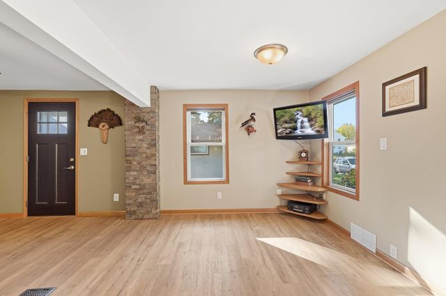 118 11th Avenue N, South Saint Paul, MN 55075