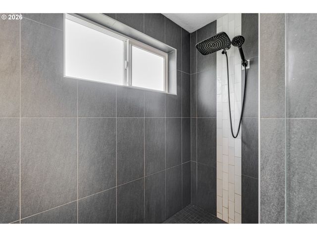 12170 Sw 173RD Ter, Beaverton, OR 97007