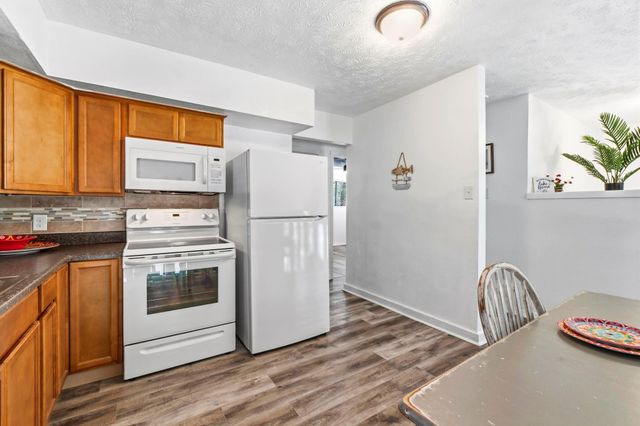 300 Water View Drive, Livingston, TX 77351