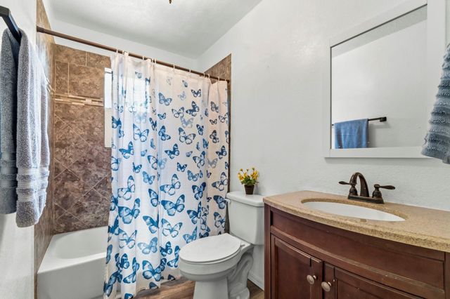 300 Water View Drive, Livingston, TX 77351
