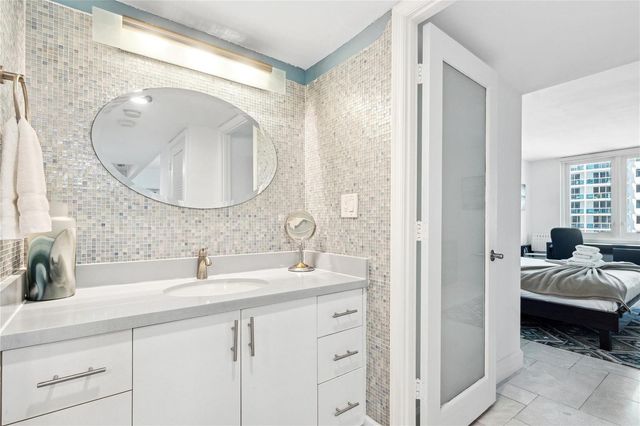 2301 Collins Avenue 1015, Miami Beach, FL 33139