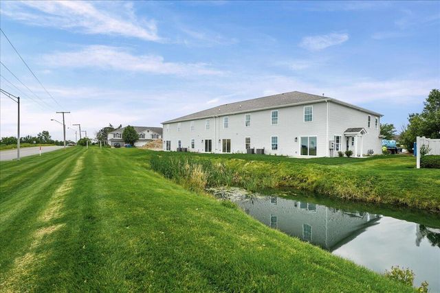 9563 E Luebcke Lane, Crown Point, IN 46307