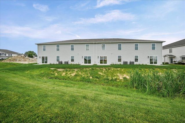 9563 E Luebcke Lane, Crown Point, IN 46307