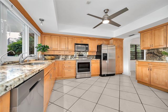 2427 Sea Island Drive, Fort Lauderdale, FL 33301