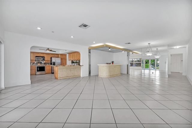 2427 Sea Island Drive, Fort Lauderdale, FL 33301
