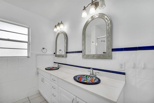 2427 Sea Island Drive, Fort Lauderdale, FL 33301